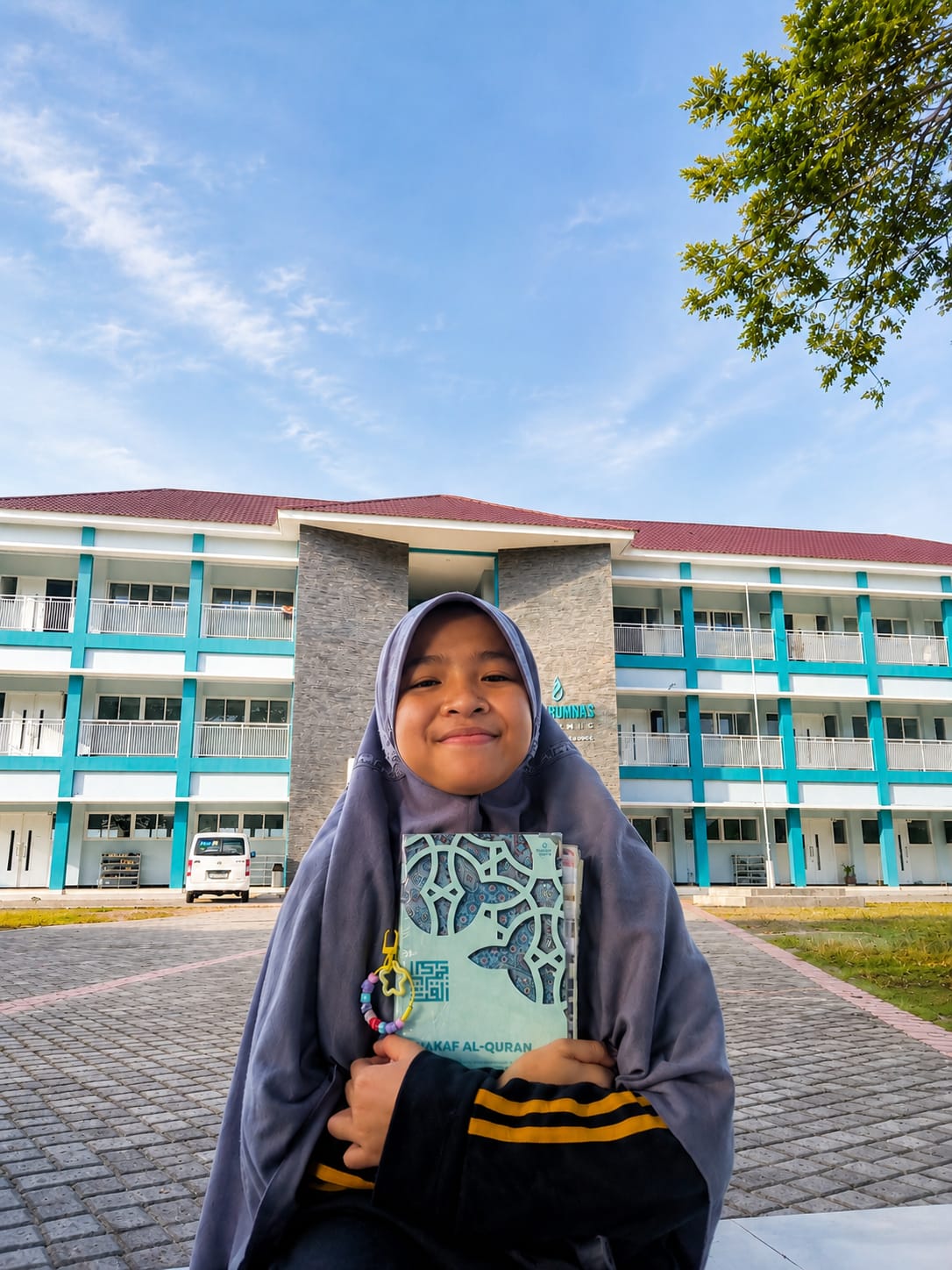 Santriwati Khairunnas IBS Madiun